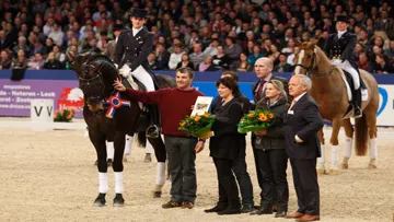 Maxime Collard et Olivi. A leurs côtés, les propriétaires et naisseurs.