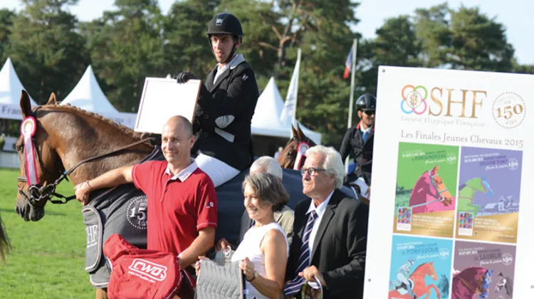 Vocifer de la Nouche, champion des six ans Cycle libre troisième année, honoré avec son cavalier Aurélien Walas