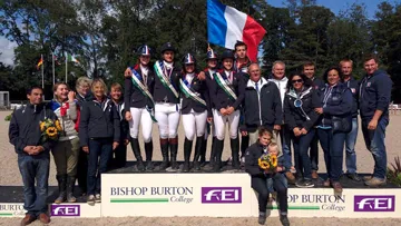Les Français sont repartis de Bishop Burton avec une bonne médaille de bronze. Photo FFE