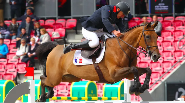 Le Tricolore Roger-Yves Bost et sa fidèle Castle Forbes Myrtille Paulois, ici lors des championnats d'Europe à Herning l'an dernier, tenteront de faire bonne impression devant Philippe Guerdat afin de décrocher leur ticket pour la Normandie. Photo Scoppdy