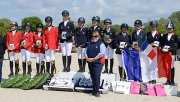 La Coupe des nations Enfants du premier CSIO Jeunes de Deauville a sacré la Grande-Bretagne, devant la Belgique et la France. Photo Mediafotos.com/Pixizone
