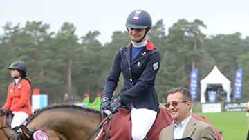 Camille Condé Ferreira a connu des fortunes diverses dans l'épreuve majeure du BIP, cet après-midi au Grand Parquet, l'emportant avec Pumkins Pondi et chutant avec Quessada de la Roque. Photo Pixizone