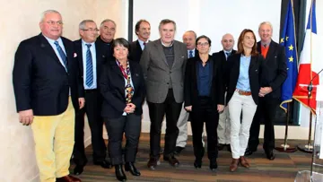 La ministre des Sports Valérie Fourneyron entourée de Serge Lecomte, président de la FFE et de Sophie Dubourg, DTN. Photo PSV/FFE