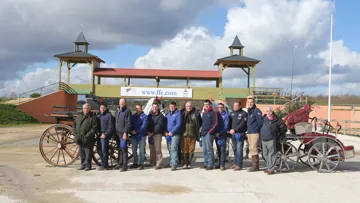Les meneurs et le staff de la FFE se retrouvent une fois par mois à Lamotte-Beuvron pour travailler en vue des JEM. Photo PSV Morel
