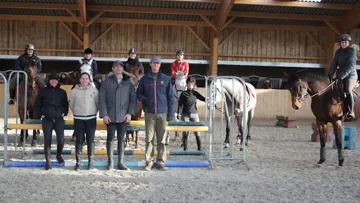 Neuf stagiaires et de nombreux spectateurs ont pu profiter des conseils d'un grand maître du complet. Crédit Pauline Chevalier
