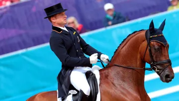 Dans la droite ligne de leur dernière sortie, aux Jeux olympiques de Londres, Michael Jung et Sam ont illuminé le CICO 3* de Fontainebleau lors de leur reprise de dressage. Photo Scoopdyga