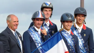 François Lemière, Arnaud-Etienne Ducoin, Alexis Gomez et Stéphane Landois, accompagnés de leur sélectionneur Pascal Forabosco, ont chanté la Marseillaise devant leur public © CJ