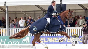 Michael Eilberg et Woodlander Farouche à Verden. (Ph. Digishots/FEI)