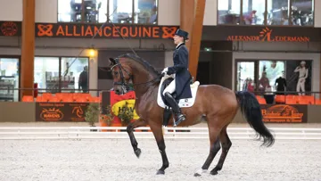 Stéphanie Brieussel, accompagnée d'Amorak, tentera de remporter le titre de championne de France ce week-end. Photo PSV Morel