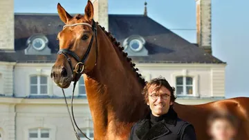 Xavier Marie, ici avec Don Juan de Hus, est le propriétaire du Haras de Hus et de Zeta. Crédit Guido Recky