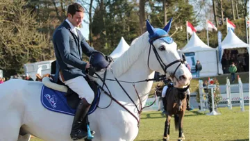 L'Irlandais Shane Carey a joué un joli tour à tous les meilleurs cavaliers français, cet après-midi dans le Pas-de-Calais. Photo Jumping Hardelot/United-Horse
