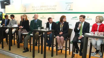 Les responsables des trois grands concours ainsi que Steve Guerdat, Eric Lamaze et Meredith Michaels-Beerbaum ou encore l?ancien tennisman Arnaud Boetsch, responsable de la communication et de l?image de Rolex, ont frappé un grand coup hier midi à Götebor