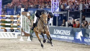 Bosty la fusée, ici lors de sa victoire dans le petit Grand Prix de Cannes, fait son entrée dans le Top Ten. Photo Stefano Grasso/Longines Global Champions Tour