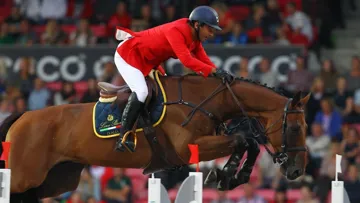 Un anonyme désigne Juan Carlos Garcia, en photo avec Prince de la Mare lors des championnats d'Europe de Herning, coupable de violations réglementaires © Scoopdyga