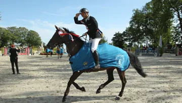 Yannick Courdent sur Samara de l?Alloeu a remporté le titre de champion de France Amateur Élite Senior 2014. Photo PSV Morel