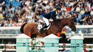 En 1998 au Jeux équestres mondiaux de Rome, Thor des Chaînes et Thierry Pomel ont été double médaillés d'argent. Photo PSV/Morel