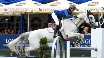 Pénélope Leprevost et Mylord Carthago ont remporté l'une de leurs dernières victoires au CSI 5* de Hambourg, au printemps dernier. Photo Stefano Grasso/LGCT