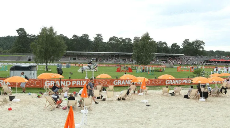 Le Grand Prix Classic Summer Tour accueille ce week-end le meeting des propriétaires dans une ambiance chaleureuse et conviviale. Photo PSV Morel