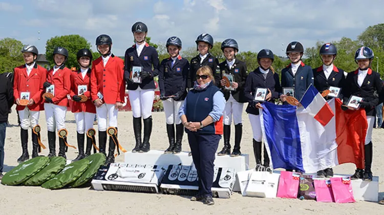 La Coupe des nations Enfants du premier CSIO Jeunes de Deauville a sacré la Grande-Bretagne, devant la Belgique et la France. Photo Mediafotos.com/Pixizone