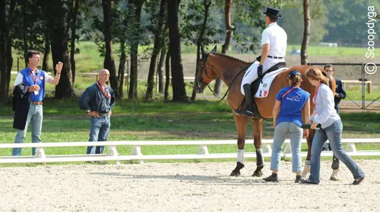 La préparation du dressage. (Ph. Scoopdyga)