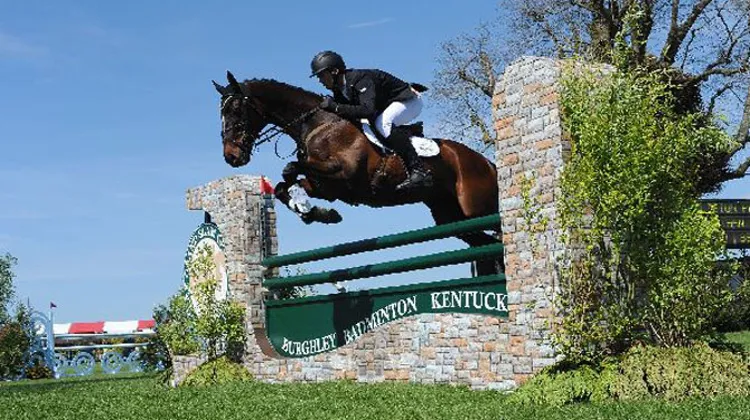Le Néo-zélandais Jonathan Paget, avec Clifton Promise, remporte de justesse le CCI 4*, face au champion allemand Michael Jung . © D.R