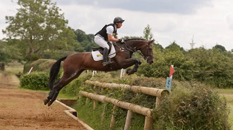 Le Britannique Oliver Townend associé à Douglas a remporté le CIC 3* de Ballindenisk. Il sera à nouveau présent cette année pour défendre son titre. Photo Trevor Holt