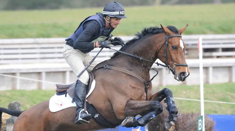 Le Néo-Zélandais, Mark Todd, deuxième l'an passé, viendra tenter de remporter la victoire cette année. Photo Scoopdyga