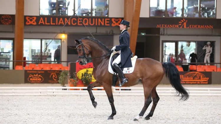 Stéphanie Brieussel, accompagnée d'Amorak, tentera de remporter le titre de championne de France ce week-end. Photo PSV Morel
