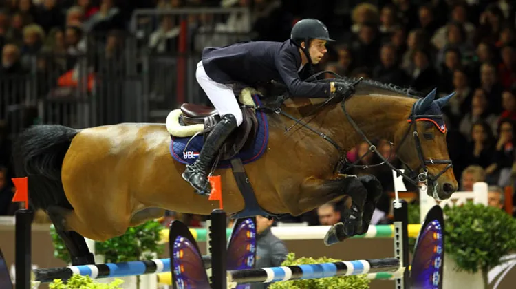 Pas à leur aise à Bordeaux, Maikel van der Vleuten et VDL Groep Verdi ont remporté une belle victoire et un gros chèque, hier à Al Ain. Photo Scoopdyga