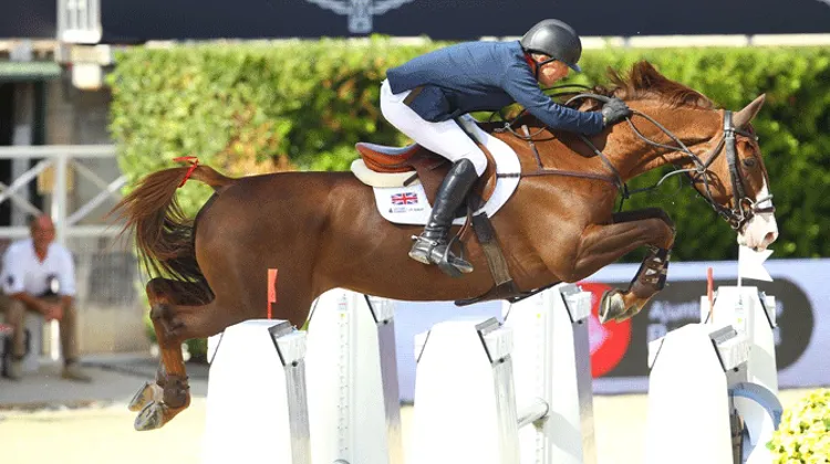 Michael Whitaker et Viking, ici à Barcelone, défendent leur titre à Madrid. Photo Scoopdyga