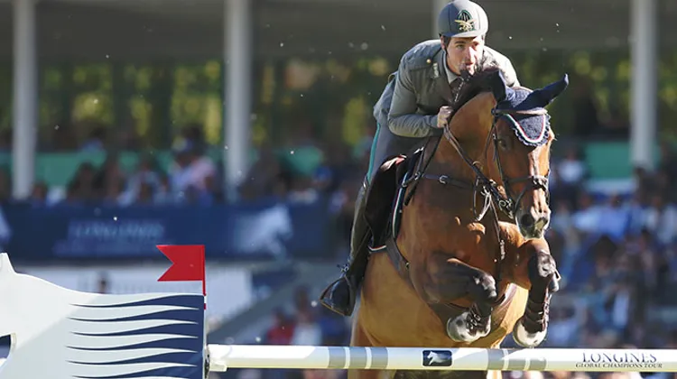 Emanuele Gaudiano et Cocoshynsky ont fait entonner l'hymne italien en clôture du CSI 5* de Madrid. Photo Stefano Grasso/LGCT
