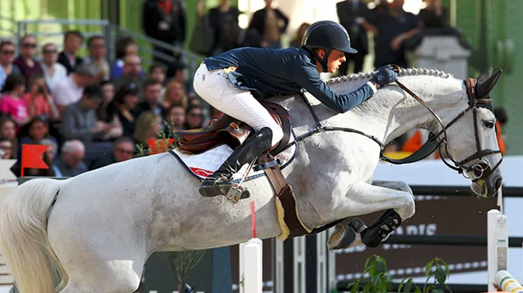 Bertram Allen et Molly Malone V, ici au Saut Hermès, ont gagné leur premier Grand Prix 5*, cet après-midi à Lummen. Photo Scoopdyga