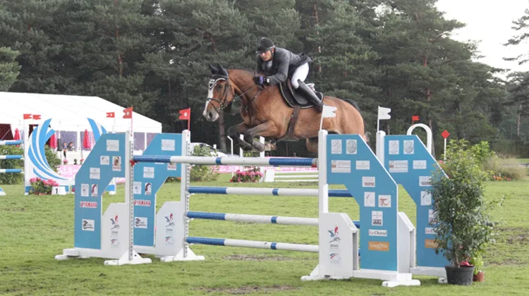 Philippe Lazare et Rivage de Poilley se sont imposés malgré la pluie qui s'est abattue sur le Grand Parquet. Photo FFE PSV Morel 