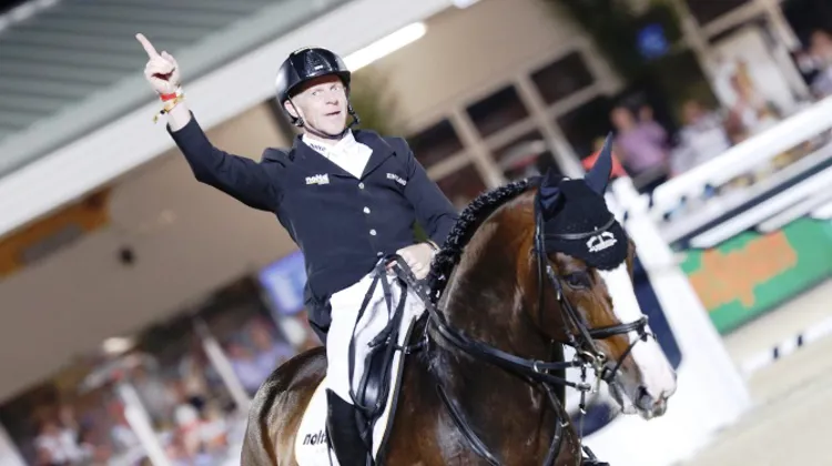Marcus Ehning et Plot Blue ont patiemment attendu leur heure et tenu le choc sans trembler. Photo Stefano Grasso/LGCT