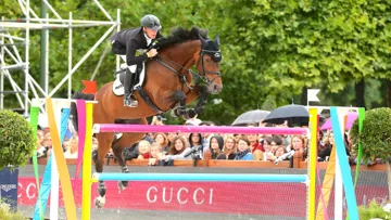 Marcus Ehning sur Sabrina a remporté le Grand Prix du dimanche à Paris. Photo Pascal Renauldon/R&B Presse
