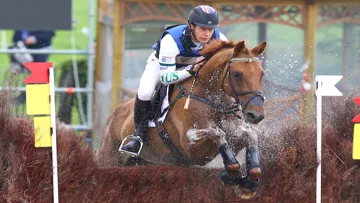 Bel exploit de l'Australien Christopher Burton, qui s'est imposé devant une belle brochette de cracks allemands, cet après-midi à Aix-la-Chapelle. Photo Scoopdyga