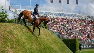 Shane Breen et Can Ya Makan descendant la butte du derby de Hicsktead