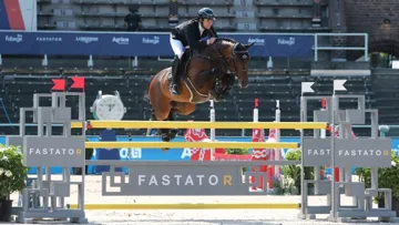 Alexis Goulet concourt également avec Casallino, une monture évoluant sous la selle du Suisse Pius Schwizer.