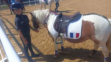 Marthe Bourasseau et sa ponette Astuce iront chercher le titre aux championnats d'Europe de pony-games à Lamotte-Beuvron cette semaine.