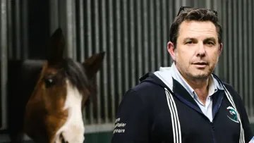 Fondée en 2007, La Clinique du Cheval est devenue un réseau vétérinaire équin reconnu, structuré autour d’une organisation collective durable.