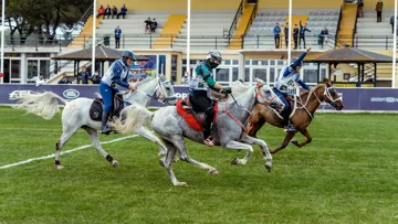 Nicolas Ballarin (à droite) et Gaëlle Ollivier-Jacob (à gauche) ont signé les meilleures prestations françaises.