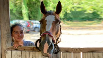 Wendy Vernhès Bakirdjian et Bugatti. 