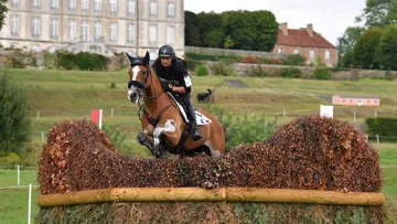 Le lieutenant-colonel Thibaut Vallette et son fidèle Qing du Briot*IFCE lors de la dernière édition du Grand Complet du Pin.