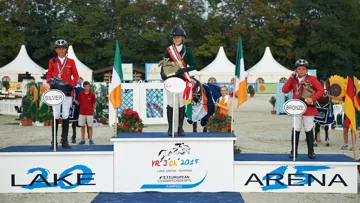Chez les Jeunes Cavaliers, la Suédoise Ebba Larsson a dominé un podium allemand composé de Kaya Lüthi et Guido Klatte.