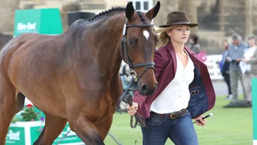 Julia Krajewski marque d'une pierre blanche sa première fois à Bramham