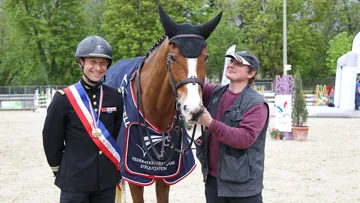 Thibaut Vallette Champion de France 2019 avec son team, Qing et Yann