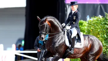Helen Langehanenberg & Damsey FRH ont aujourd'hui pris la deuxième place du Spécial, une performance inespérée pour l'Allemande.