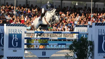 Olivier Robert s'est adjugé l'épreuve majeure du CSI 3* de Valence en selle sur Courage des Fegie.