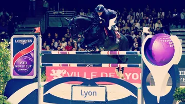 Comme Pénélope Leprevost, Simon Delestre disposera d'une place assurée dans toutes les étapes de la Coupe du monde disputées d'ici le 31 décembre.