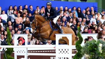 Julien Gonin et Soleil de Cornu CH ont montré de bien belles choses au Grand Palais, mais n'ont pu empêcher deux fautes.